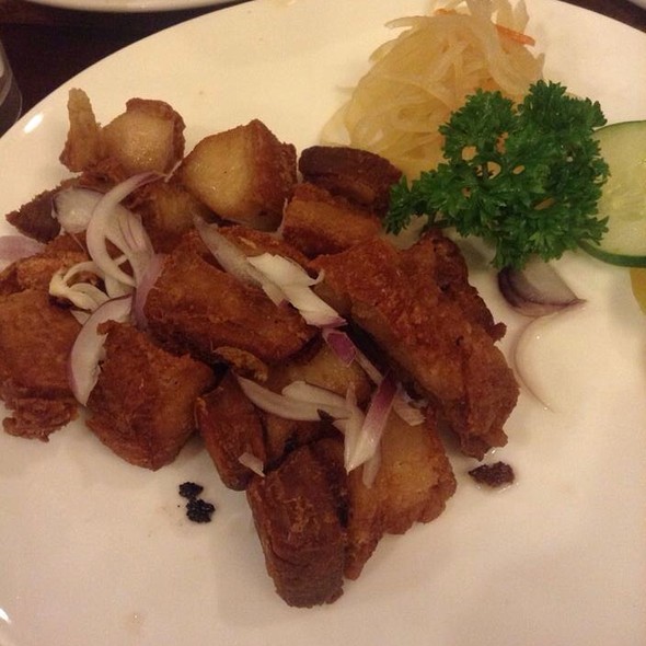 Wego推薦宿霧海鮮餐廳 stk-ta-bay Lechon Kawali Wego推薦 宿霧推薦海鮮餐廳STK ta Bay-Lechon-Kawali